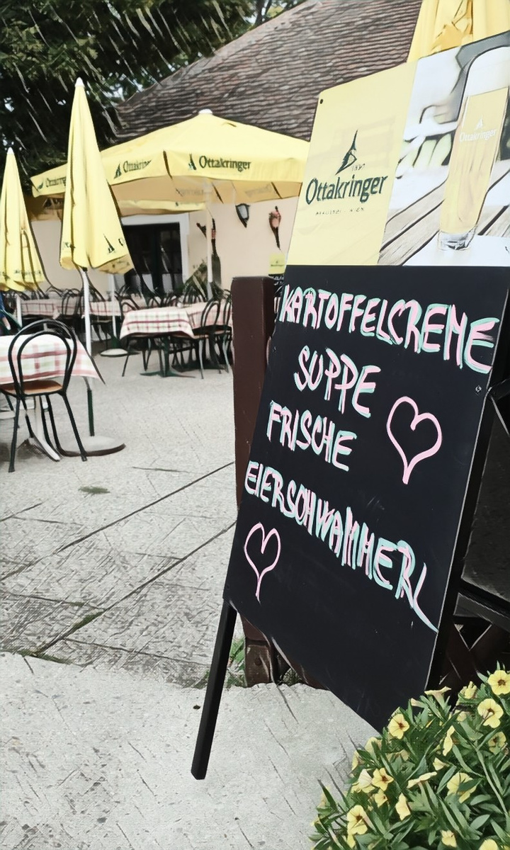 saisonale Angebote im Gastgarten vom Schlossgasthaus Retz